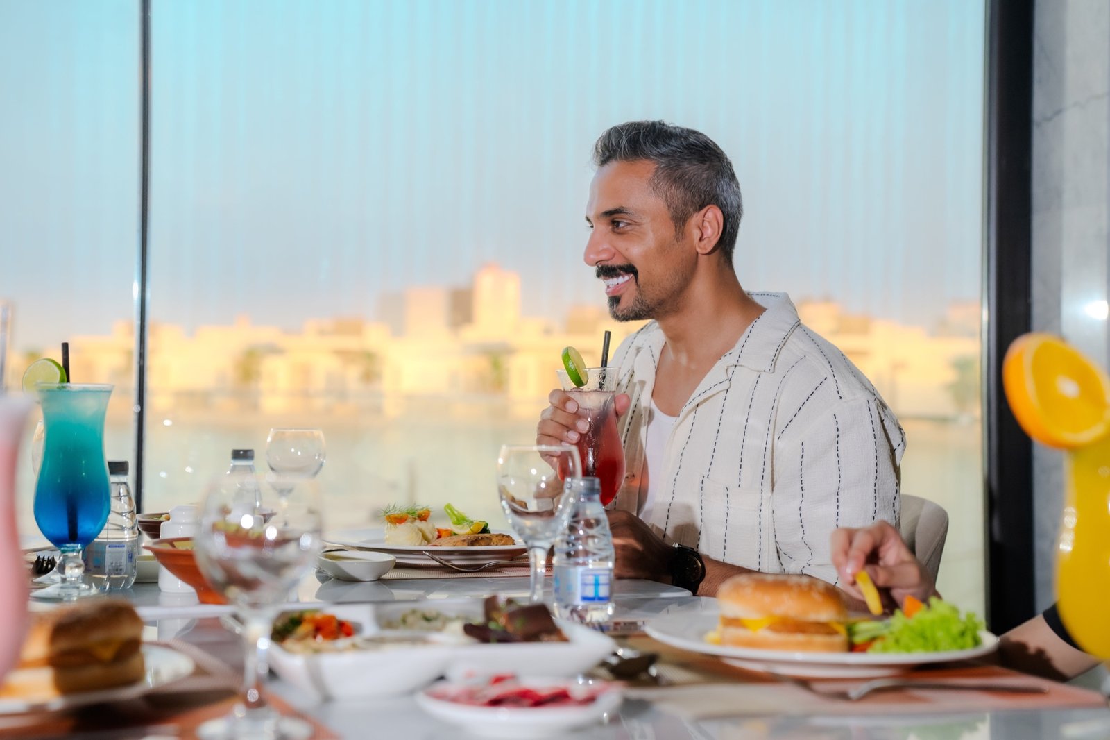 تجربة الطعام في تمارا بيتش